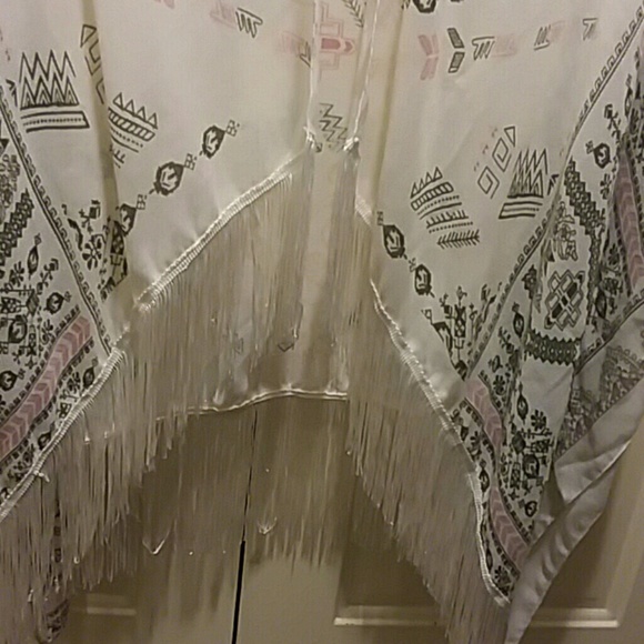 Jessica Simpson Ruana NWOT - Picture 6 of 7